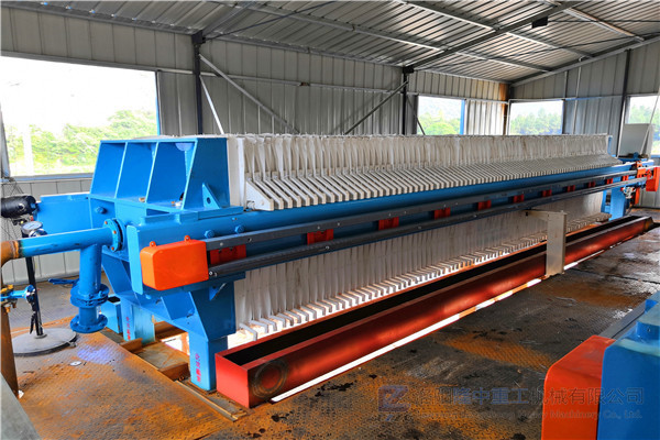 選擇壓濾機(jī)板框的材質(zhì)，看看廠家是怎么做的