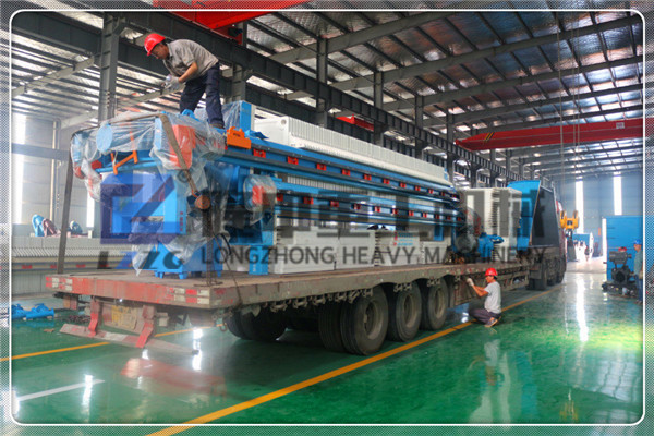 除了礦山行業(yè)，還有哪些行業(yè)需要污泥壓濾機(jī)設(shè)備？