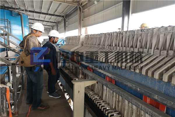 制砂尾礦處理：污泥壓濾機設(shè)備歷經(jīng)“萬千鍛打”終成型