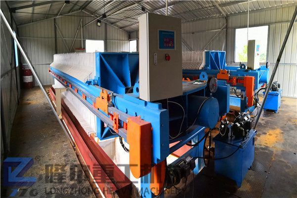 污泥板框壓濾機(jī)設(shè)備，靠濾板能處理掉水雜質(zhì)么？