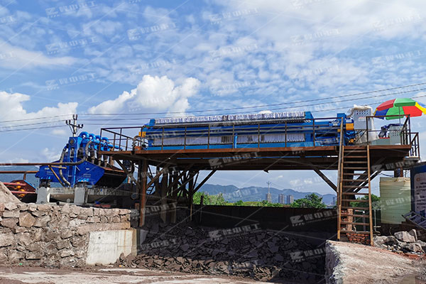 如何判斷污泥壓濾機(jī)濾板的質(zhì)量，教你三個(gè)招數(shù)非常實(shí)用