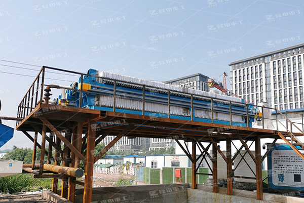 板框壓濾機(jī)的污泥不能自動(dòng)脫落的原因？改正這幾點(diǎn)會(huì)有幫助