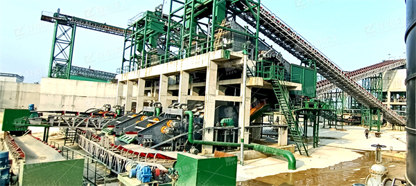 水洗砂生產(chǎn)線方案配置，要求兩月加工六萬噸石料，石子沙子都要